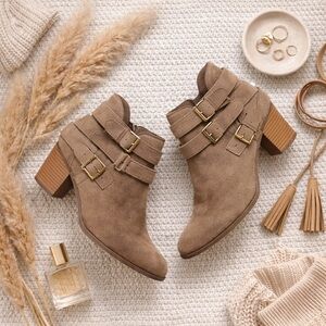 Express buckle suede chunky heel ankle boot/ bootie ❤️